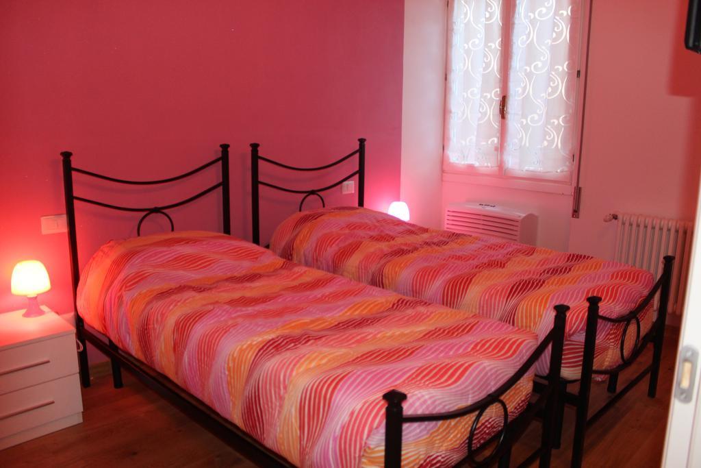 Rooms Of Love Павия Номер фото