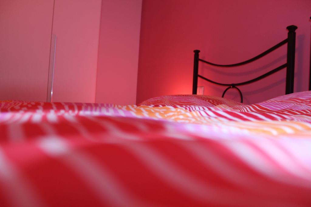 Rooms Of Love Павия Номер фото
